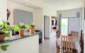 Apartamento com 2 quartos próximo do centro